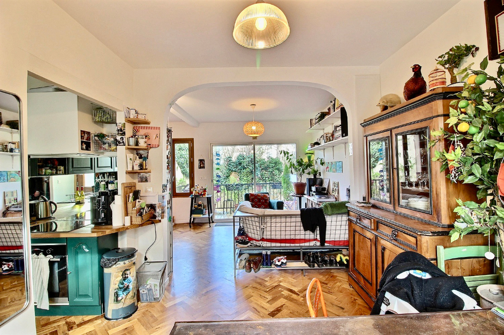 Lire la suite à propos de l’article Maison Montreuil 4 pièce(s) 65 m2